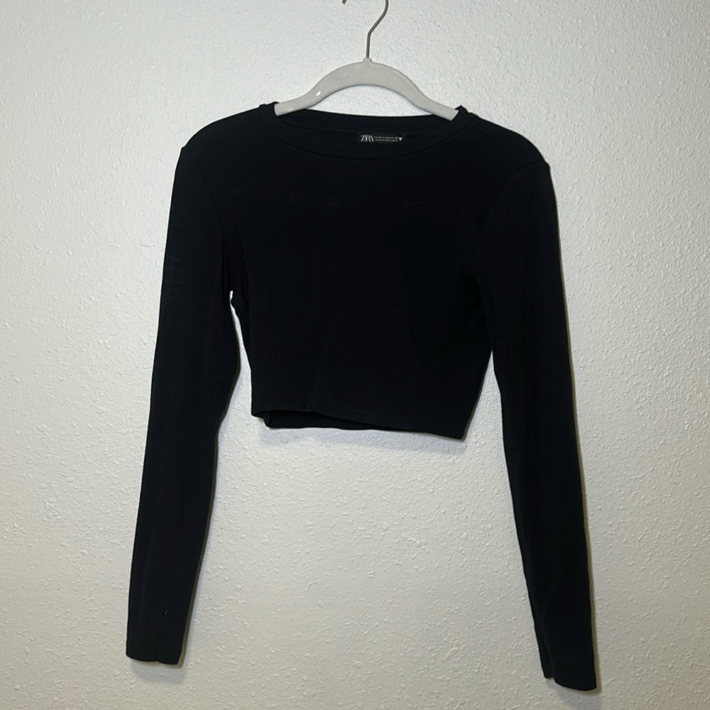 Cropped long sleeve top